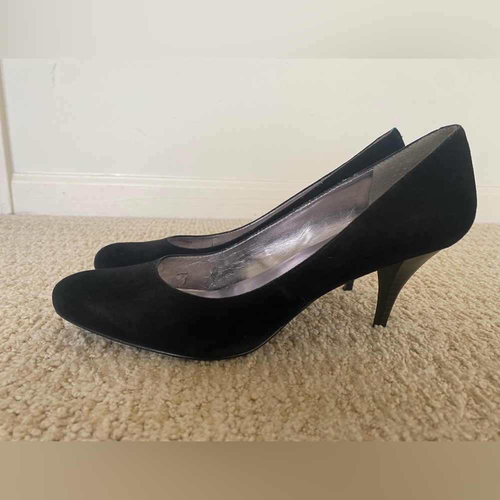 DKNY Suede Pump Shoes Size 8